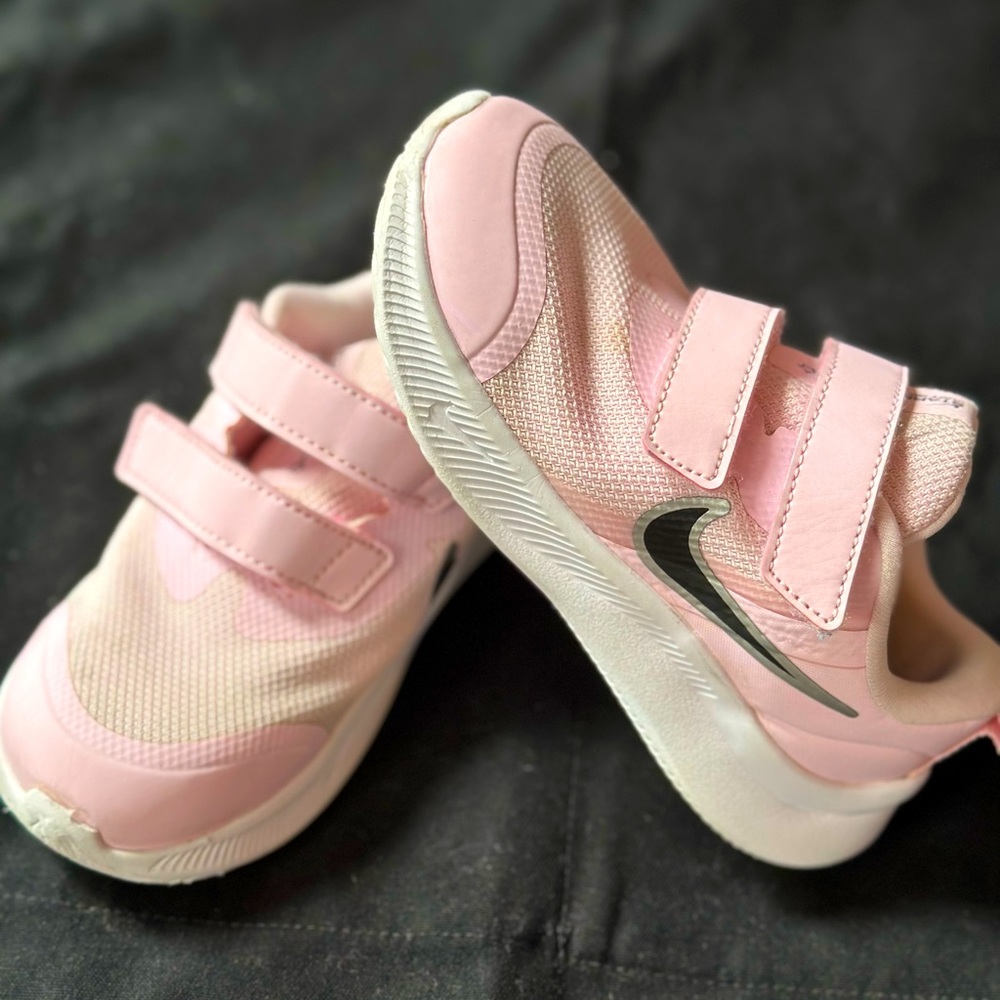 Toddler girl Nike’s sneakers